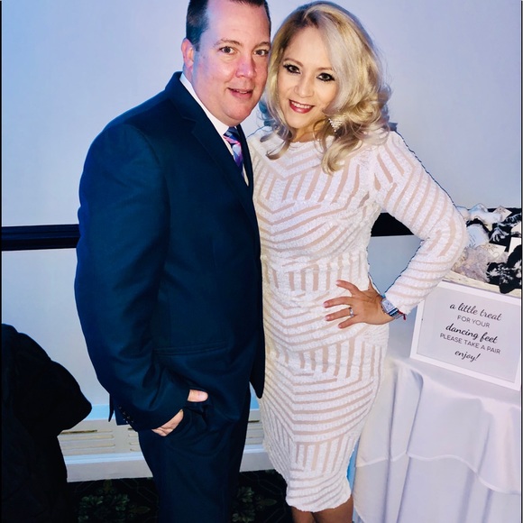 Beautiful Dress - Picture 3 of 3